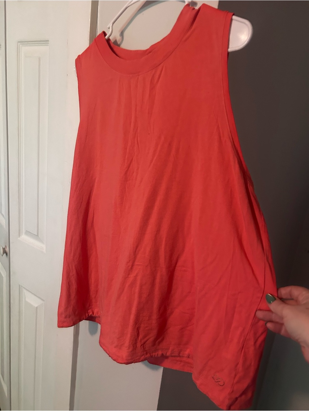 Set of 2 Calia everyday tanks - Picture 2 of 9